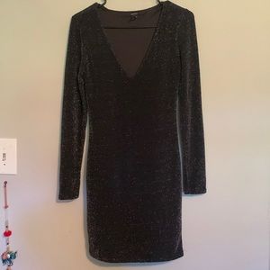 NWOT sparkly long-sleeve F21 bodycon dress ❤️
